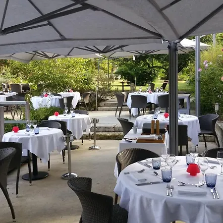 Hotel Logis Restaurant L'essille 3*