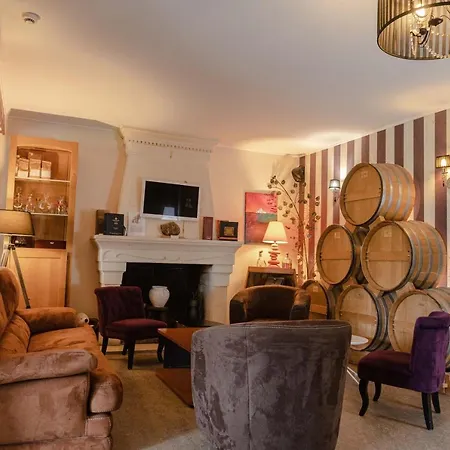 Logis Restaurant L'essille 호텔 Bassac