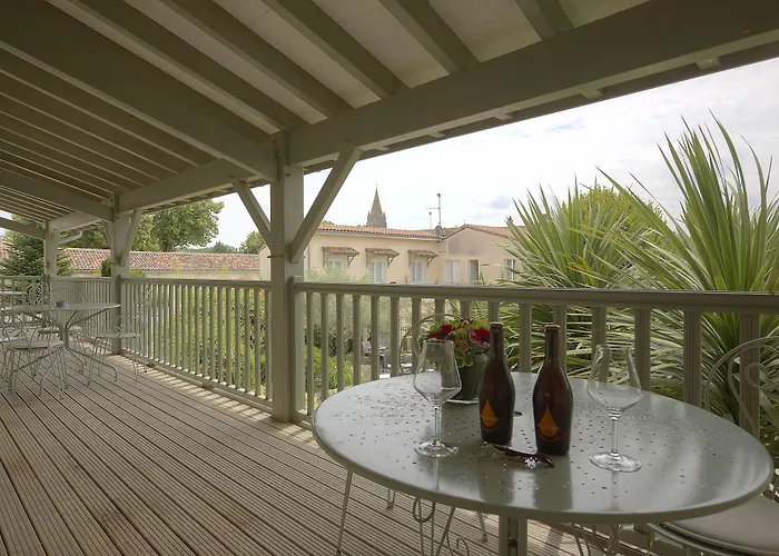 Logis Restaurant L'essille Hotel 3*